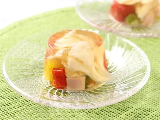 白まいたけが映える・さっぱりと野菜を食べられるゼリー寄せの画像