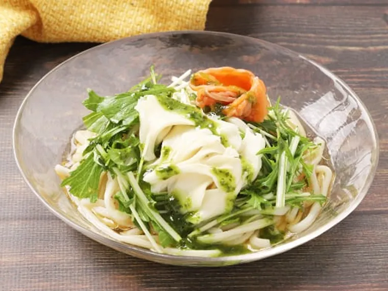透明感あふれるサラダ麺の画像