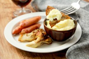 濃厚マッシュポテトをつけて美味しい 雪国まいたけ極のカリカリチーズ焼き