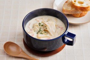 白まいたけと新玉ねぎのミルクスープ