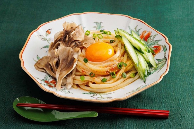 汁なし！たっぷりまいたけの冷やし麻辣うどん