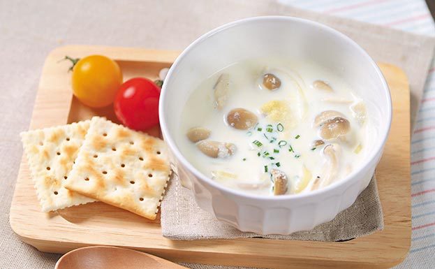 「雪国ぶなしめじ」と新たまねぎのじんわりあったかチーズクリームスープ