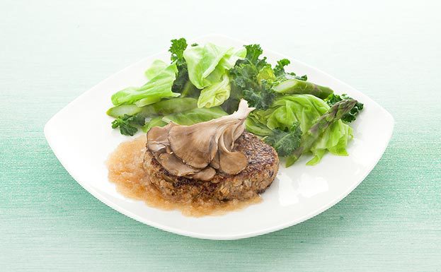 まい足し春野菜添えハンバーグ