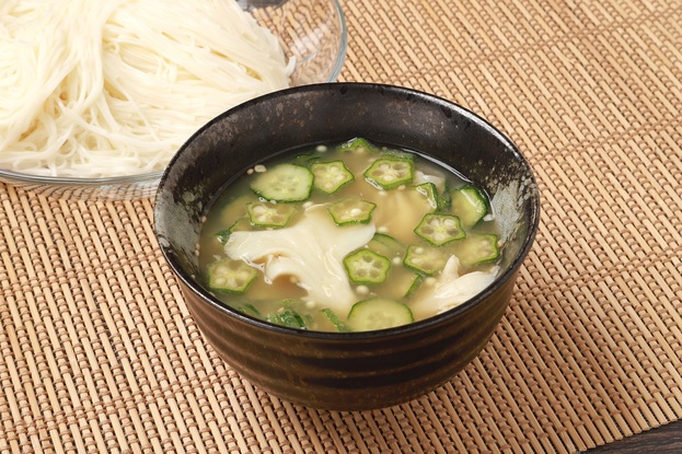 白まいたけとオクラの冷や汁風つけそうめん